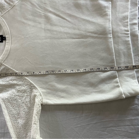 Gap Relaxed White Eyelet Crewneck Cotton Sweatshirt Womens Size Medium EUC - Picture 12 of 15